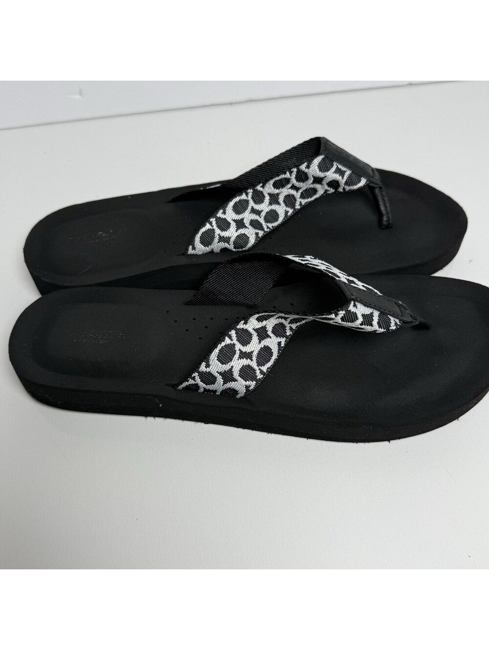 Coach Jessalyn Signature Flip Flops Sandals Womens 8 B Black White Summer Beach